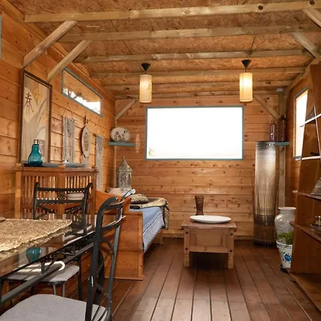 Kikiki Yurta Glamping *