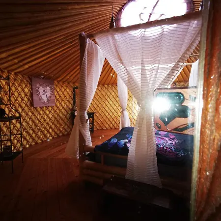 Glamping Kikiki Yurta Guisguey